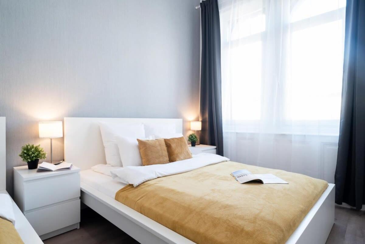 Large Apartment At Perfect Central Location Будапеща Екстериор снимка
