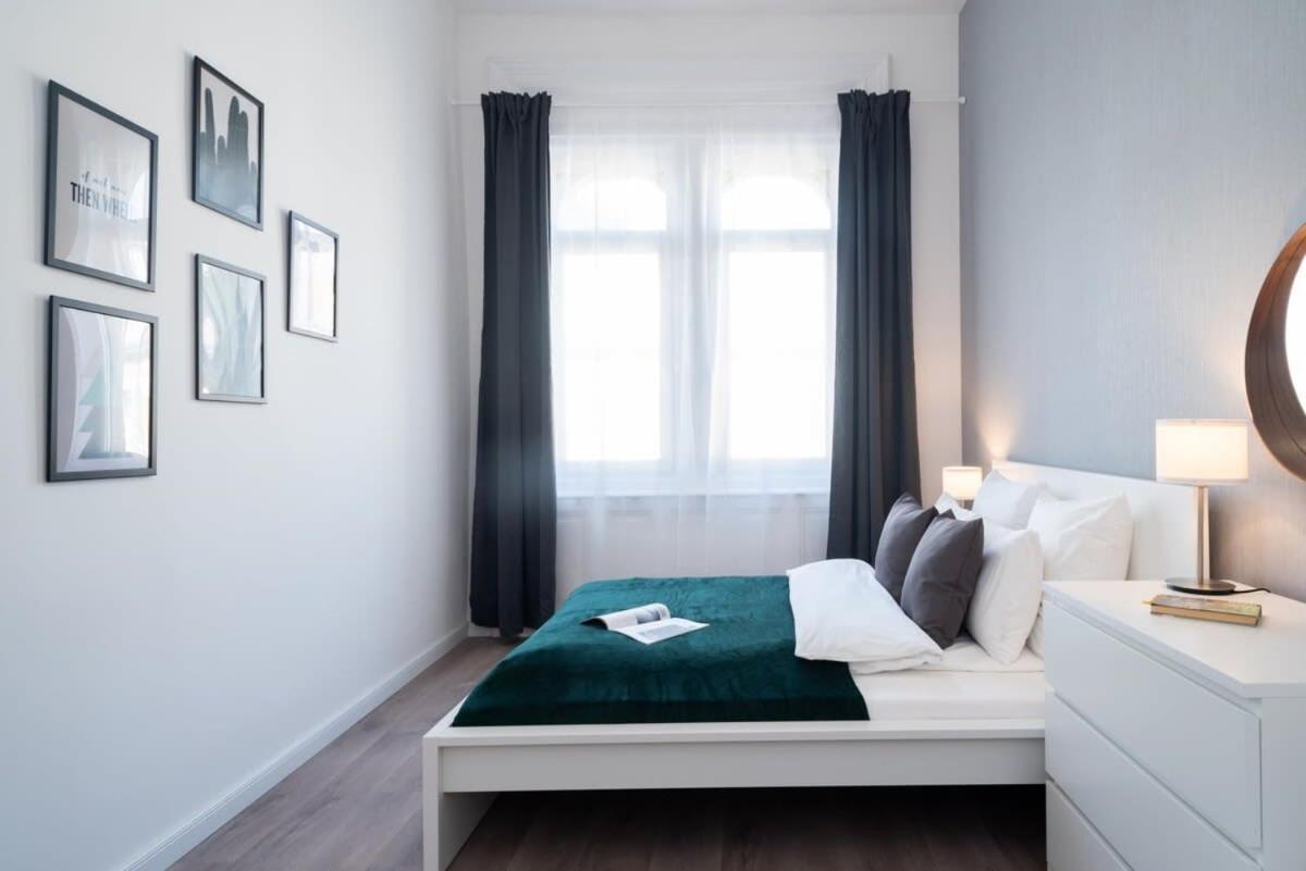 Large Apartment At Perfect Central Location Будапеща Екстериор снимка