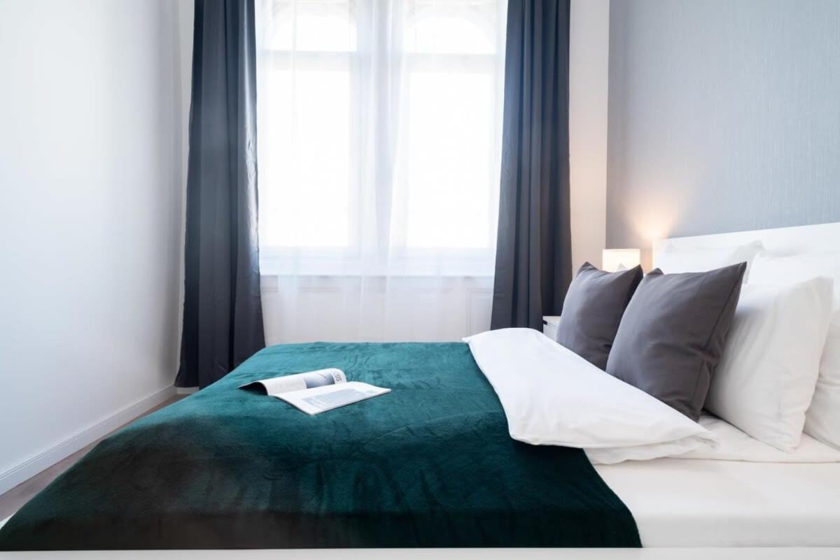 Large Apartment At Perfect Central Location Будапеща Екстериор снимка