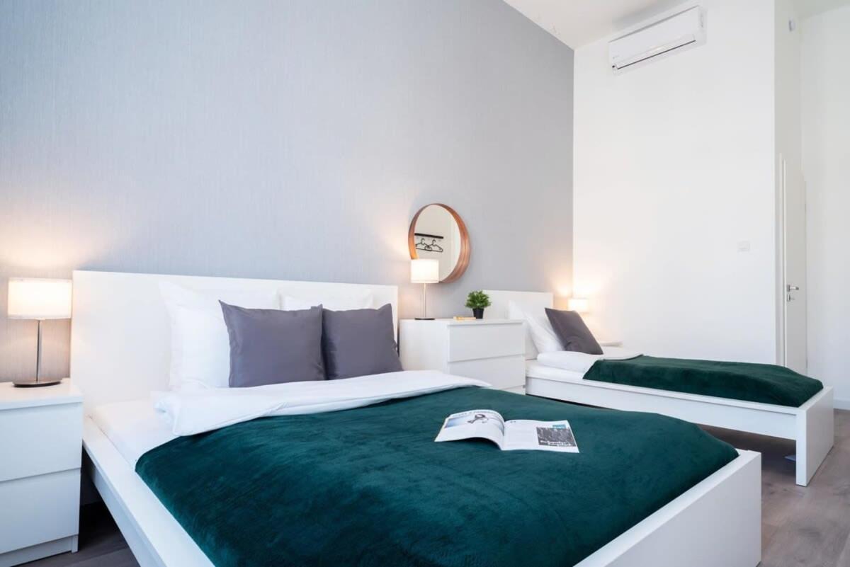 Large Apartment At Perfect Central Location Будапеща Екстериор снимка