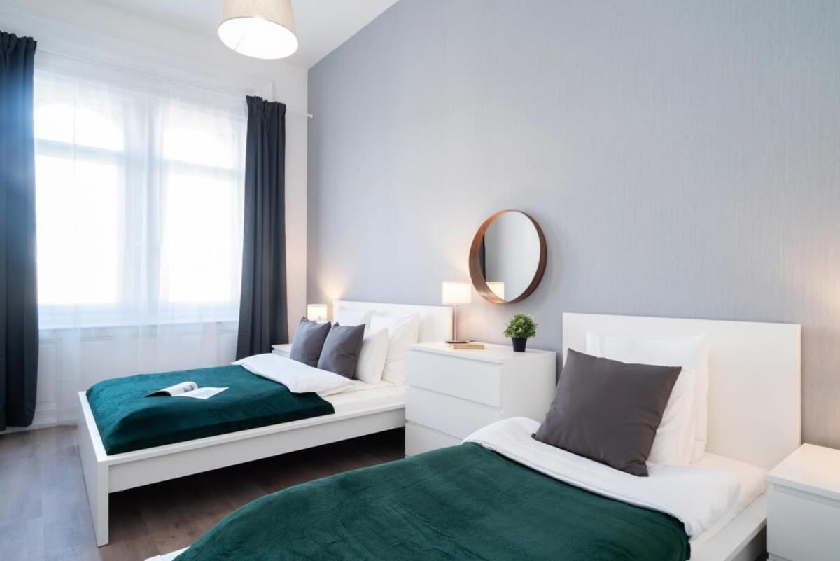 Large Apartment At Perfect Central Location Будапеща Екстериор снимка