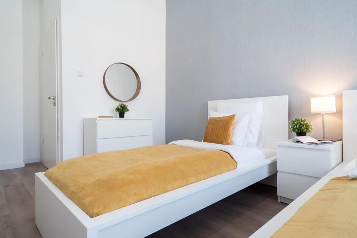 Large Apartment At Perfect Central Location Будапеща Екстериор снимка