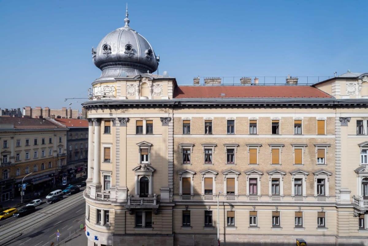 Large Apartment At Perfect Central Location Будапеща Екстериор снимка